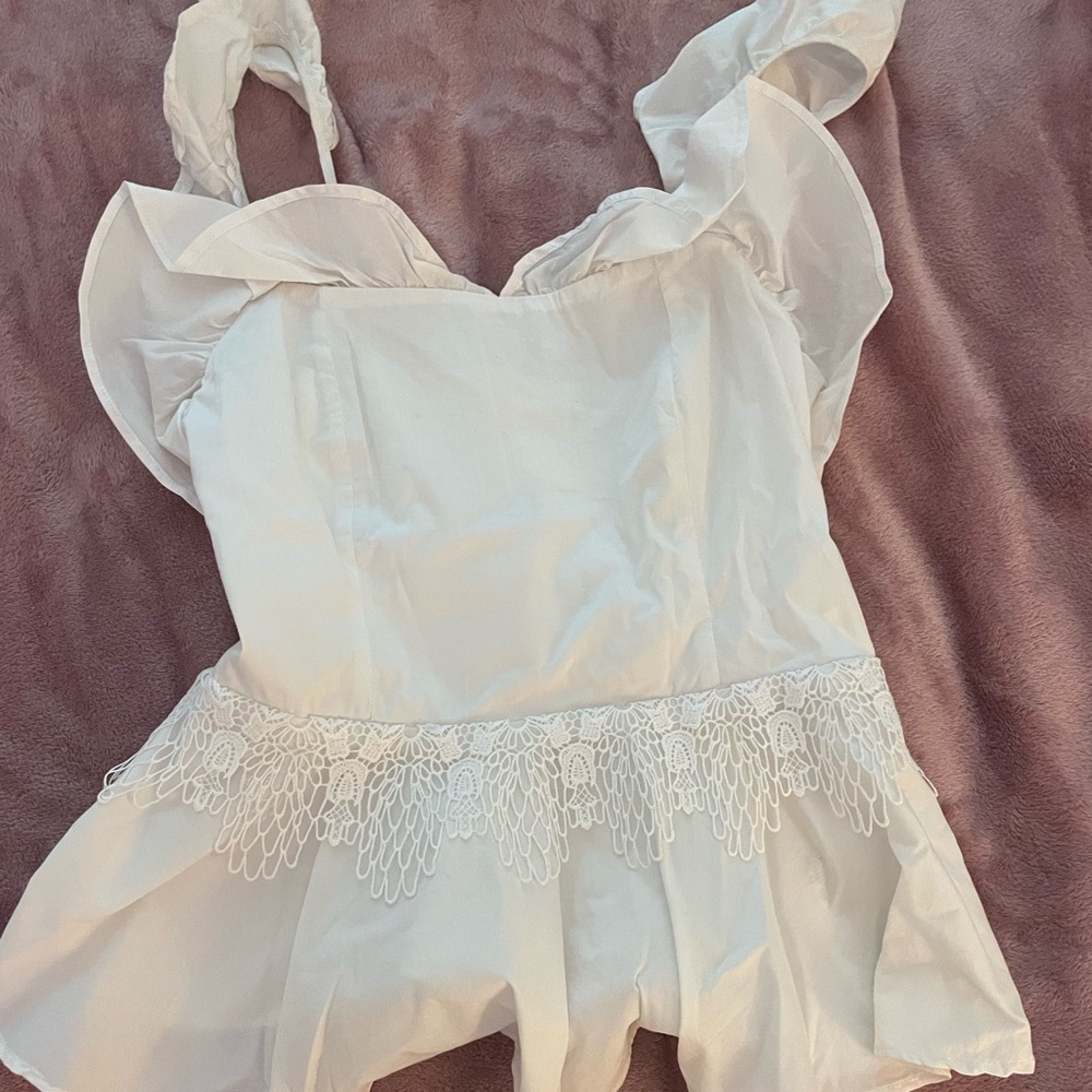 white guess flowy tank